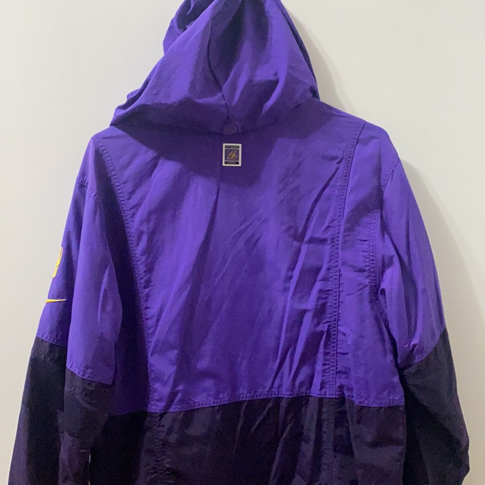 Women Nike Lakers Jacket - Picture 2 of 2